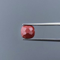Diaspro Rosso Quadrata Briolette Sfaccettato A Mano 8X8X5mm 2,45CT
