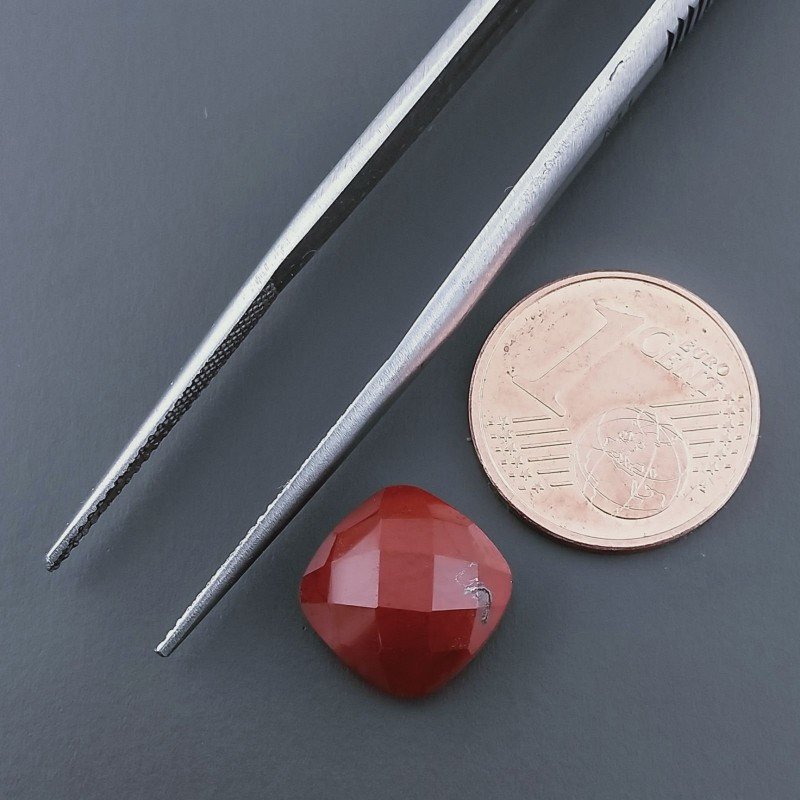 Diaspro Rosso Quadrata Briolette Sfaccettato A Mano 10X10X5mm 4,10CT