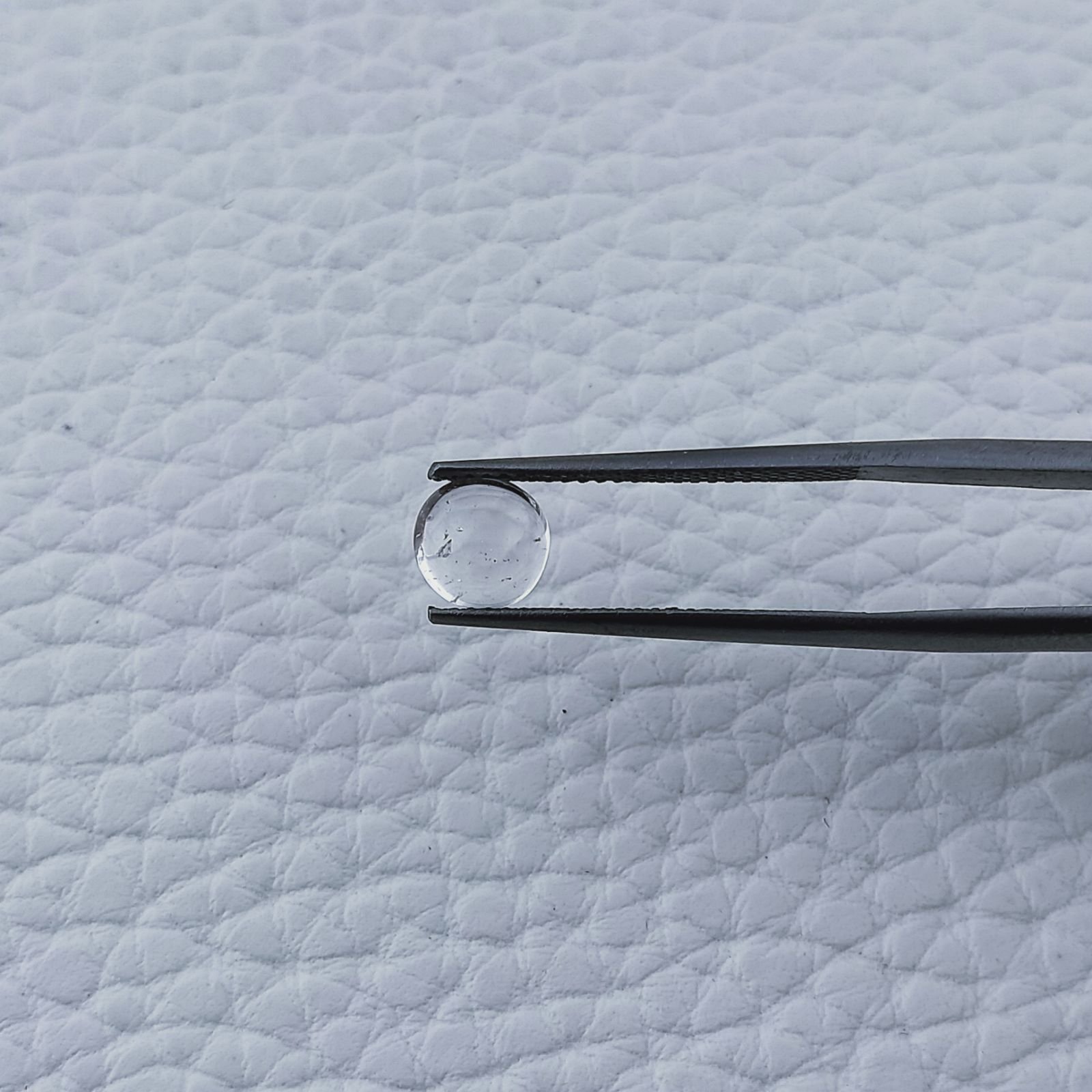 Cristallo Di Rocca Naturale Forma Tondo Piatto Cabochon Liscio Fatto a Mano 6X6X3mm 1,30 Carati 1pz
