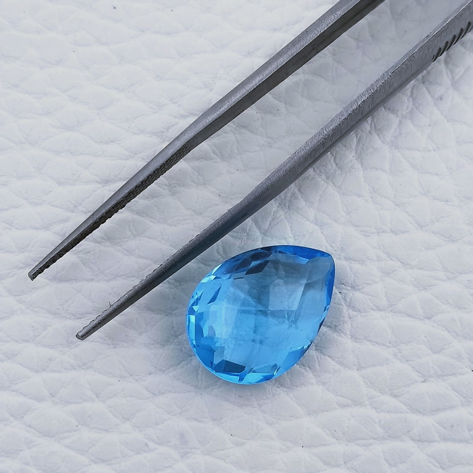 Topazio Azzurro Blu Svizzero Taglio Goccia Piatto Briollette Sfacettata Fatto a Mano 12x16mm 10,15 Carati 1pz