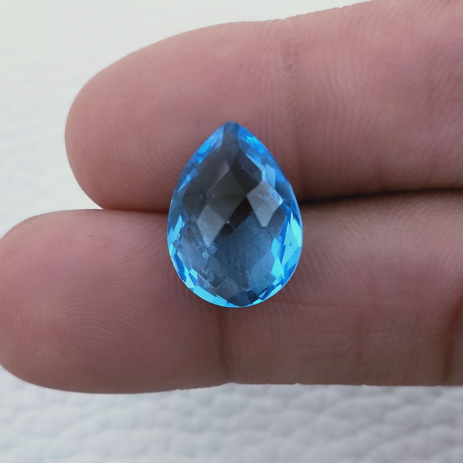 Topazio Azzurro Blu Svizzero Taglio Goccia Piatto Briollette Sfacettata Fatto a Mano 12x16mm 10,15 Carati 1pz