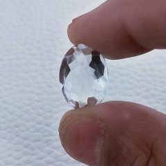 Gemma Sciolta di Cristallo di Rocca Naturale, Taglio Ovale Liscio e Sfaccettato a Mano, 17x13x9 mm, 12,00 ct