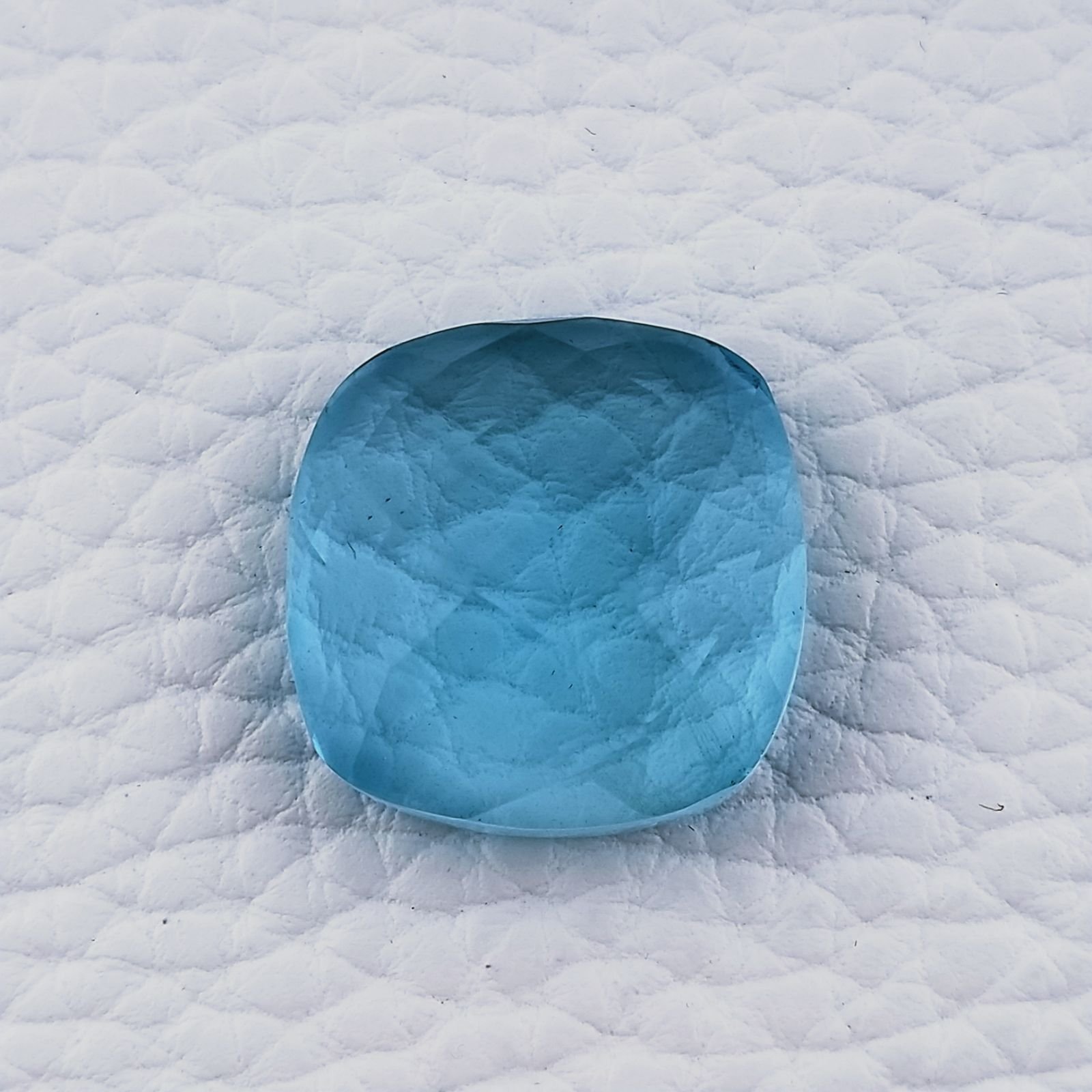Topazio Azzurro Blu Svizzero Idrotermale Forma Cuscino Piatto Cabochon Sfaccettata Fatto a Mano 19X19X9mm 24,50 Carati 1pz