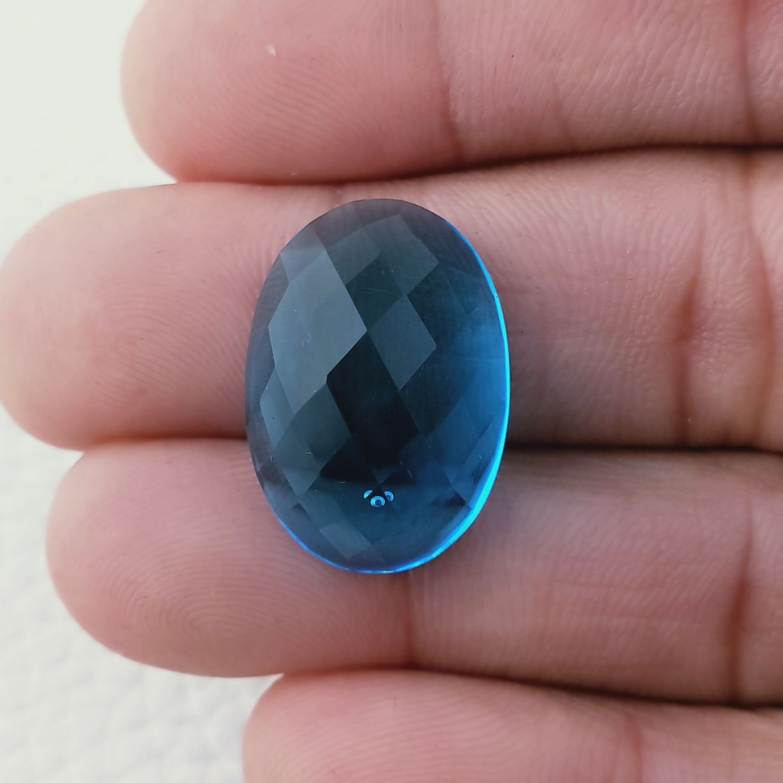 Topazio Azzurro Idrotermale Forma Ovale Piatto Cabochon Sfaccettata Fatto a Mano 22X16X8mm 20,20 Carati 1pz