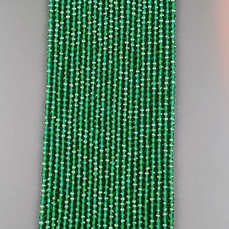 Zircone Verde Smeraldo Forma Tondo Taglia Diamante, Micro Sfaccettato Machine Cut 2,20mm