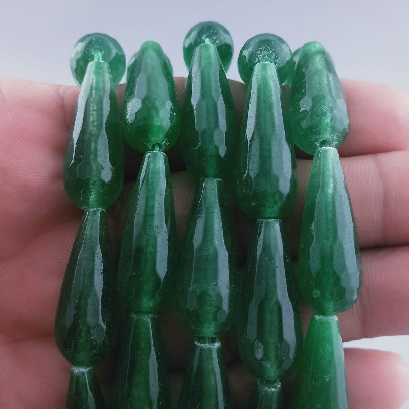 Giada Coreana Verde in Perline Forma Goccia Tondo Sfaccettato Foro Passante 11x28mm