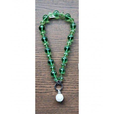 Collana girocollo cristallo verde sferico sfac 17-19 mm e rondelle 11-15 mm annodato con pendente
