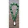 Collana girocollo cristallo verde sferico sfac 17-19 mm e rondelle 11-15 mm annodato con pendente