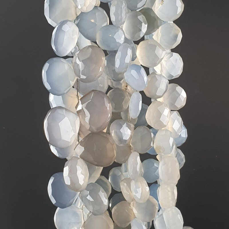 Calcedonio Blu Grigio Perline Forma Cuore Piatto Sfaccettato a Mano Foro Laterale Calcedonio Blu Grigio Perline Forma Cuore Piatto Sfaccettato a Mano Foro Laterale