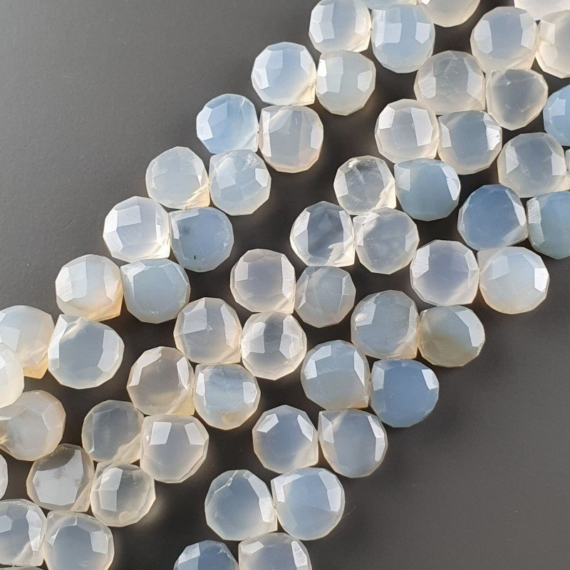 Calcedonio Blu Grigio Perline Forma Cuore Piatto Sfaccettato a Mano Foro Laterale Calcedonio Blu Grigio Perline Forma Cuore Piatto Sfaccettato a Mano Foro Laterale