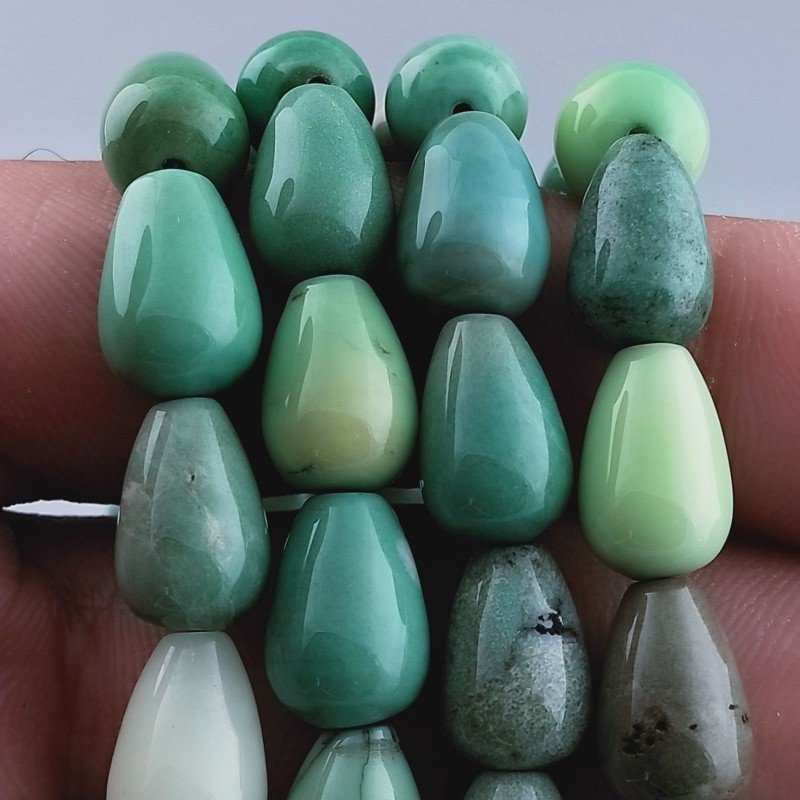 Crisoprasio Perline Forma Goccia Tondo Liscio Foro Passante 12x09mm Crisoprasio Perline Forma Goccia Tondo Liscio Foro Passante 12x09mm