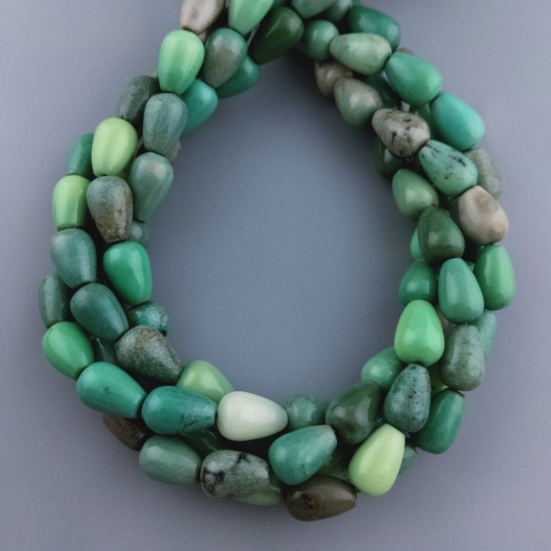 Crisoprasio Perline Forma Goccia Tondo Liscio Foro Passante 12x09mm Crisoprasio Perline Forma Goccia Tondo Liscio Foro Passante 12x09mm