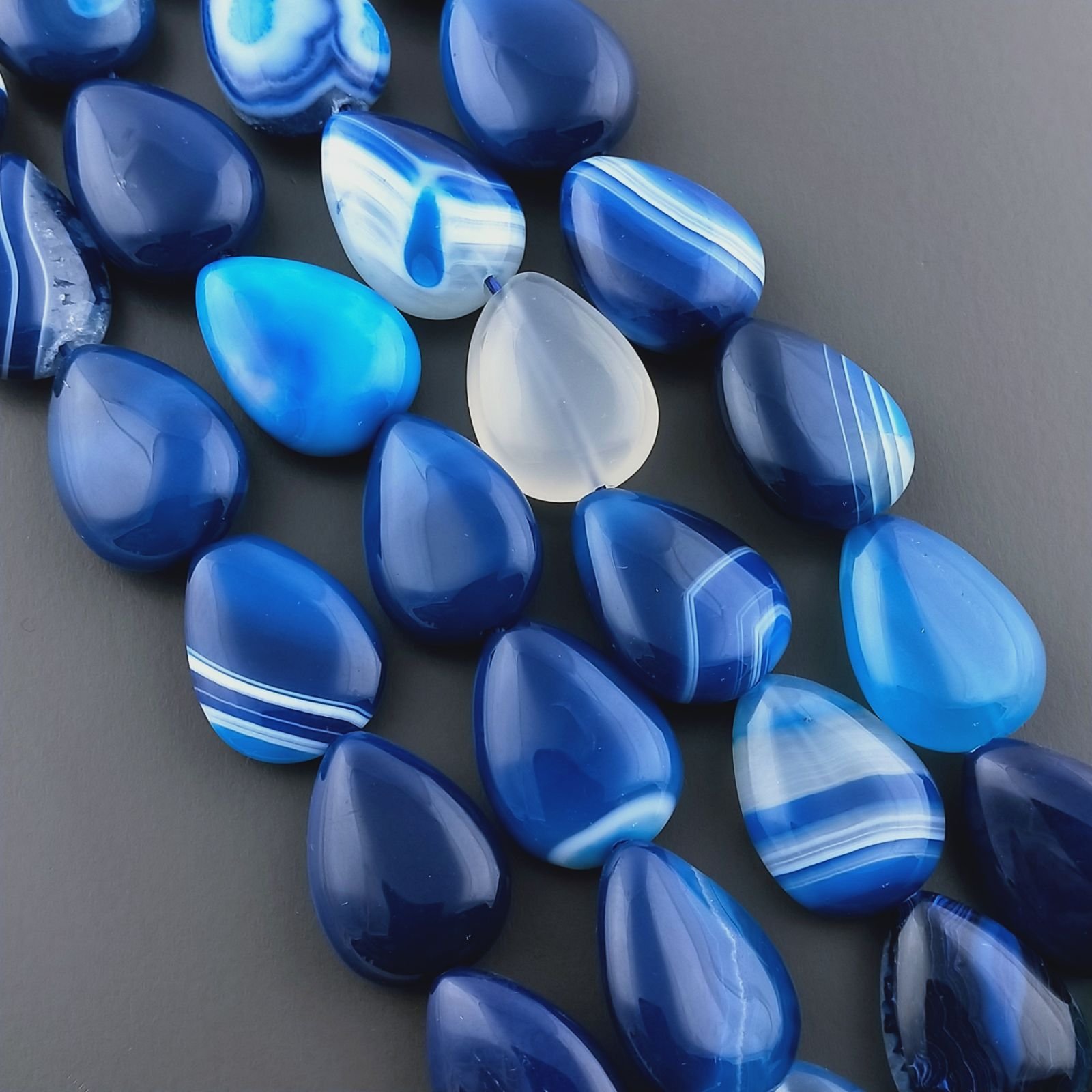 Agata Brasiliana Blu Striata Perline Forma Goccia Piatto Liscio Foro Passante 13x18mm