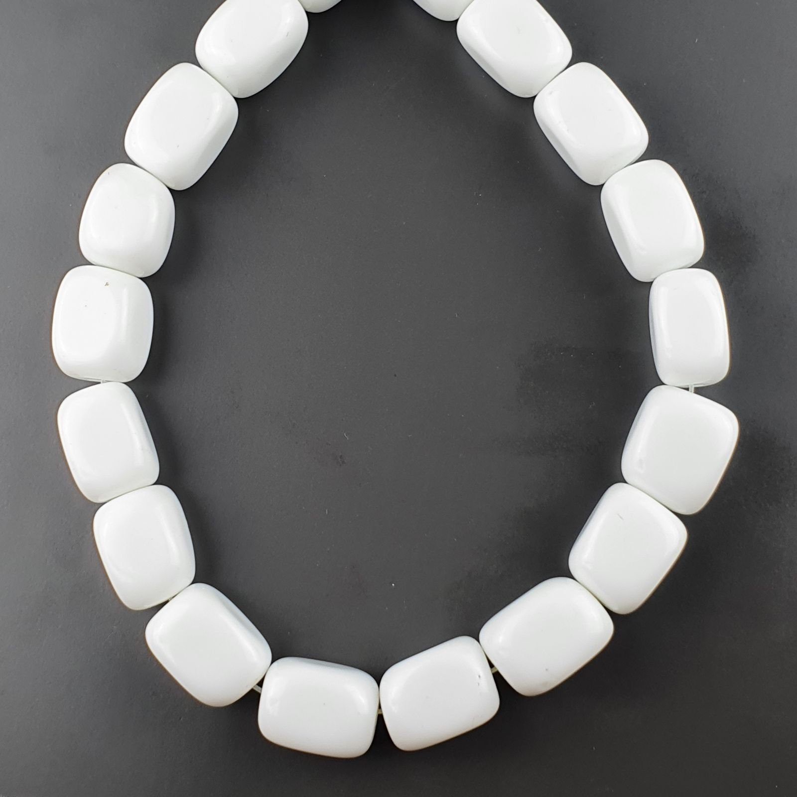 Agata bianca Perline Forma Sassi Burattati Liscio 14X19mm
