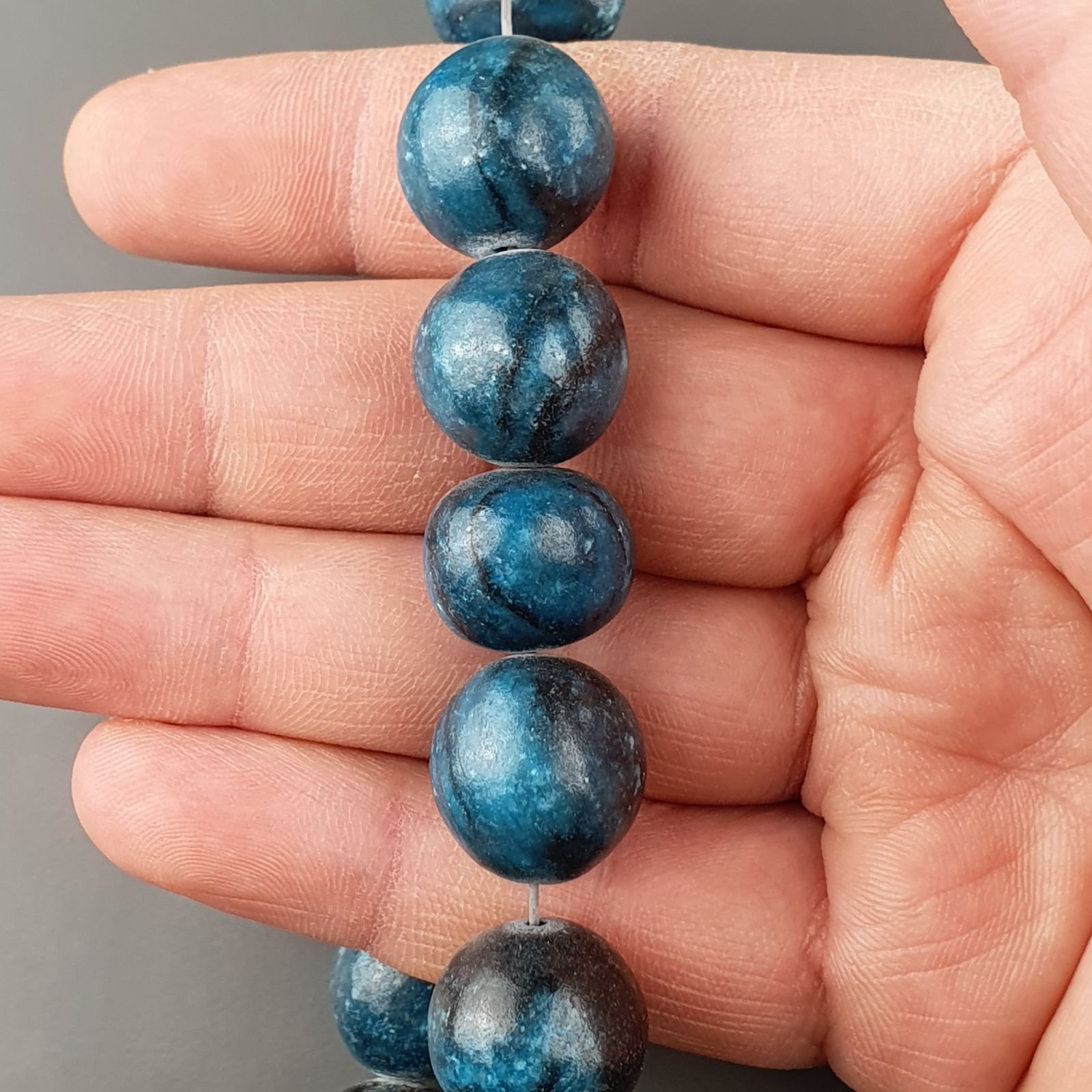 Agata Happy Crazy Blu Striata Perline Forma Sassi Burattati Liscio