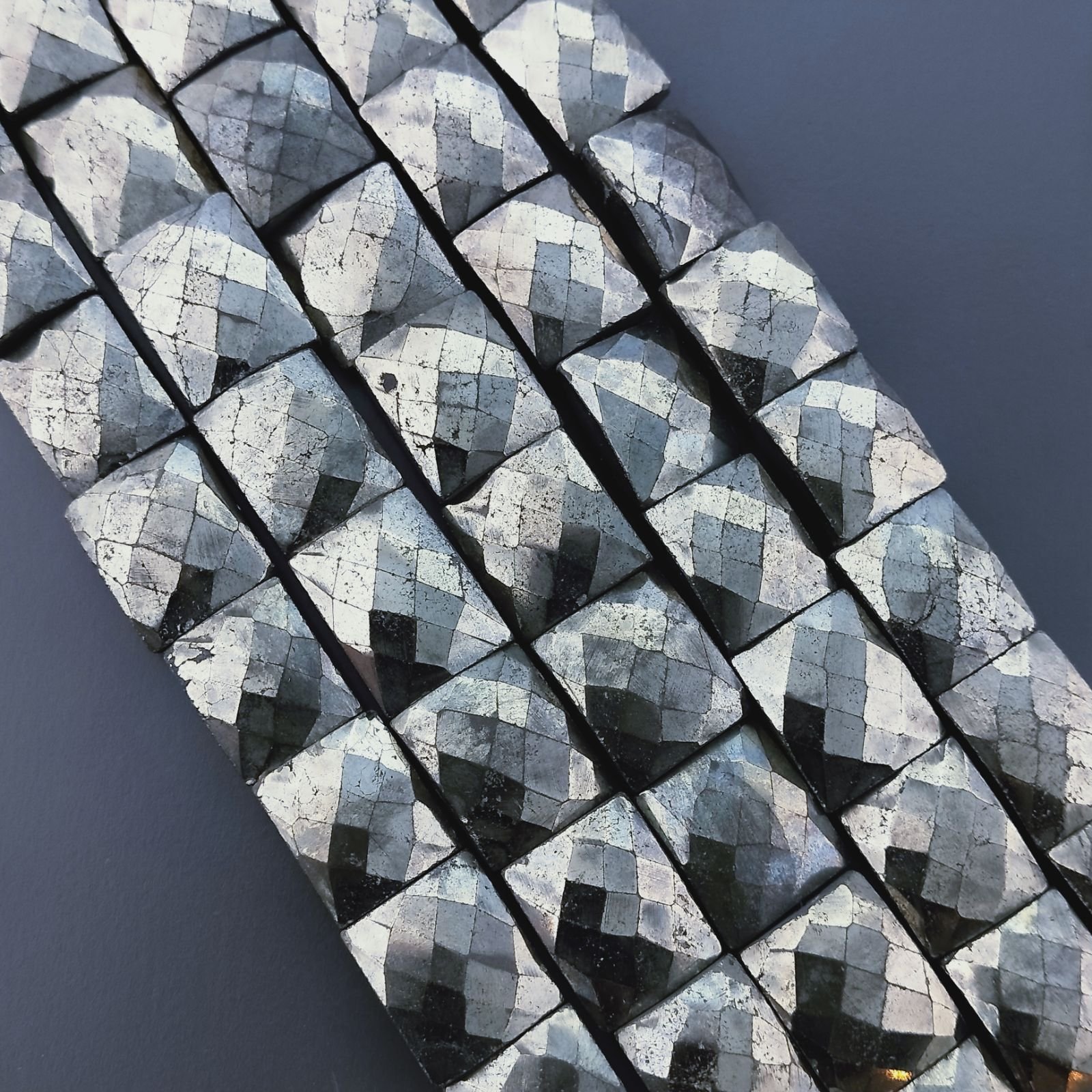 Pirite Naturale in Perline Forma Rettangolare Piatto Sfaccettato Foro Passante 10-12X14-15mm