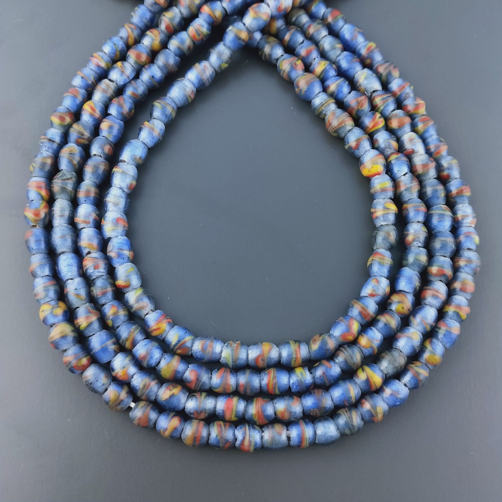 Perline in Vetro Stile Murano Blu Lavorato Forma Ovale Liscio Foro Passante