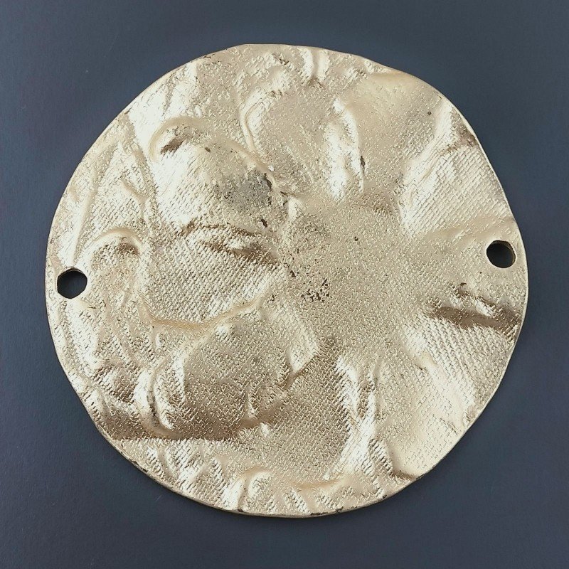 Connettore In Zama Opaco Forma Tondo Martellato 66mm-Dorato 1pz
