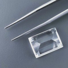 Gemma Sciolta di Cristallo di Rocca Naturale, Taglio Baguette Sfaccettato a Mano, 16x12x8 mm, 13+ ct