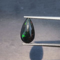 Opale Nero Welo Forma Gocce Cabochon Liscio A Mano 12X7X4mm 1,85 Carati 1pz Opale Nero Welo Forma Gocce Cabochon Liscio A Mano 12X7X4mm 1,85 Carati 1pz