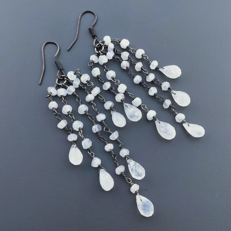 Orecchini Pioggia A Nodo Orafo Brunito Con Labradorite Bianca E Labradorite Bianca Goccia Sfaccettato A Mano