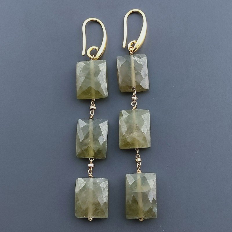 Orecchini In Argento 925 A Nodo Orafo Dorato Con Olivina (Peridoto) Rettangolo Briolette Sfaccettato A Mano