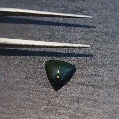 Opale Nero Welo Forma Trilione Cabochon Liscio A Mano 6X6X3mm 0,50 Carati 1pz Opale Nero Welo Forma Trilione Cabochon Liscio A Mano 6X6X3mm 0,50 Carati 1pz