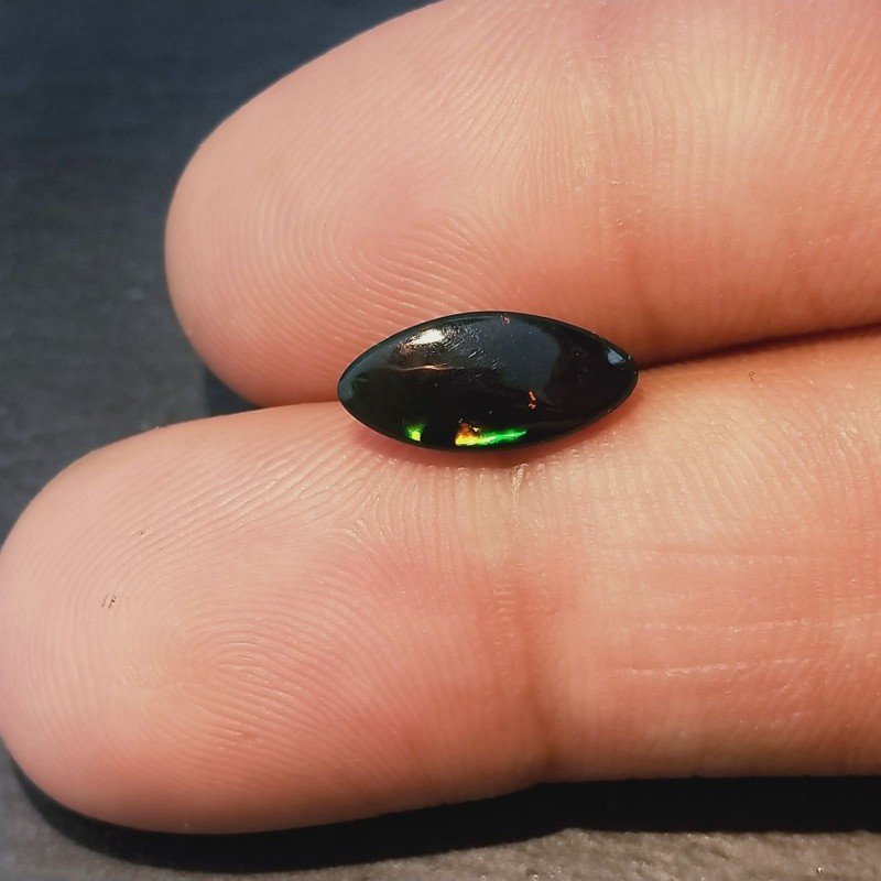 Opale Nero Welo Forma Navetta Cabochon Liscio A Mano 12X6X4mm 1,35 Carati 1pz