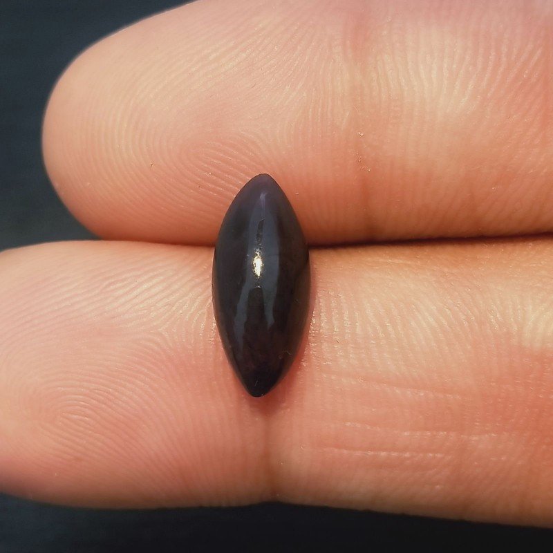 Cabochon di Opale Nero Welo Navetta, Liscio, 14x6x4 mm, 0,80 ct, Fatto a Mano