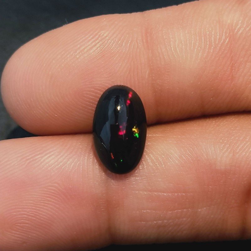 Opale Nero Welo Forma Ovale Cabochon Liscio A Mano 12X7X5mm 2,00 Carati 1pz Opale Nero Welo Forma Ovale Cabochon Liscio A Mano 12X7X5mm 2,00 Carati 1pz