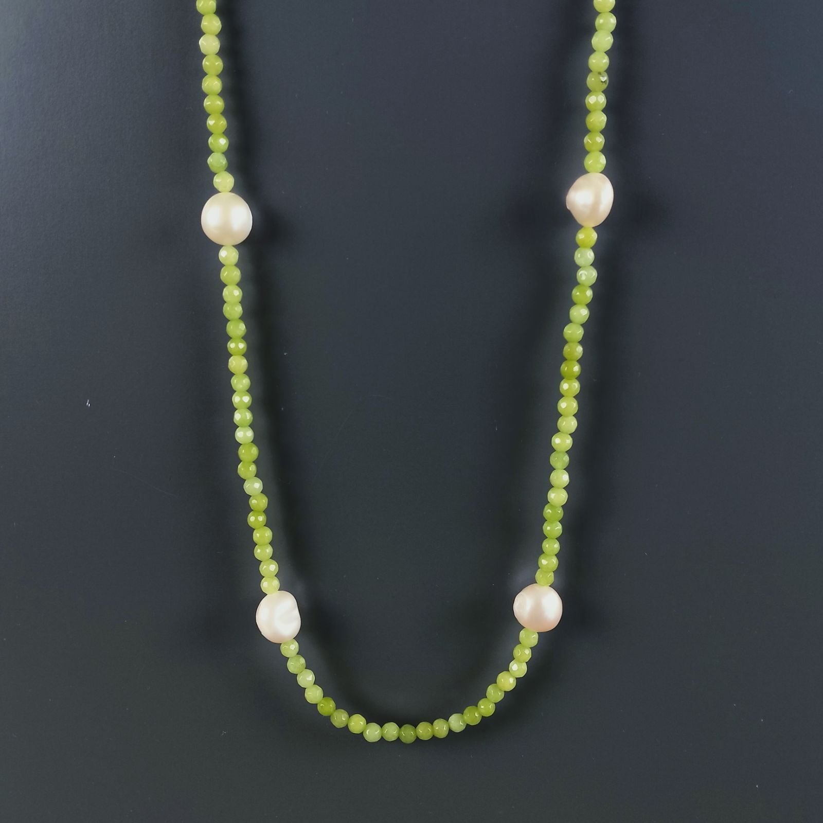 Collana Lunga Pietre Dure Giada Verde Con Perle Di Fiume Beige Barocche 120cm E Chiusura In Argento 925