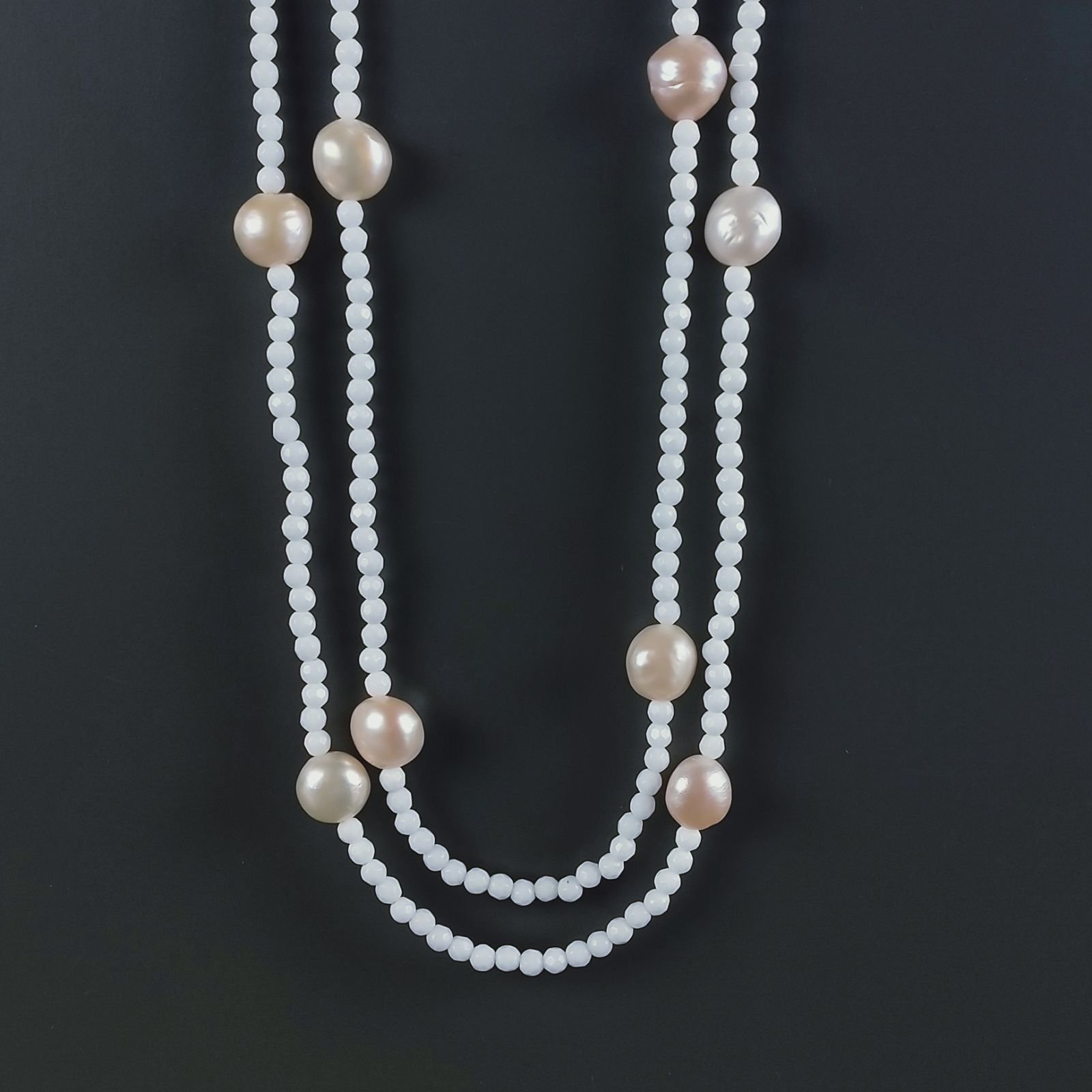 Collana Lunga Pietre Dure Agata Bianca Con Perle Di Fiume Beige Barocche 110cm E Chiusura In Argento 925