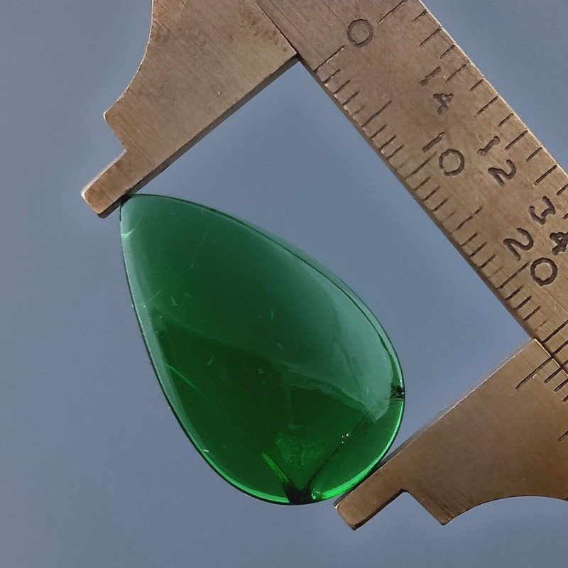 Quarzo Smeraldo Idrotermale Forma Goccia Cabochon Fatto A Mano 26X15X6mm 18,95 Carati 1pz Quarzo Smeraldo Idrotermale Forma Goccia Cabochon Fatto A Mano 26X15X6mm 18,95 Carati 1pz