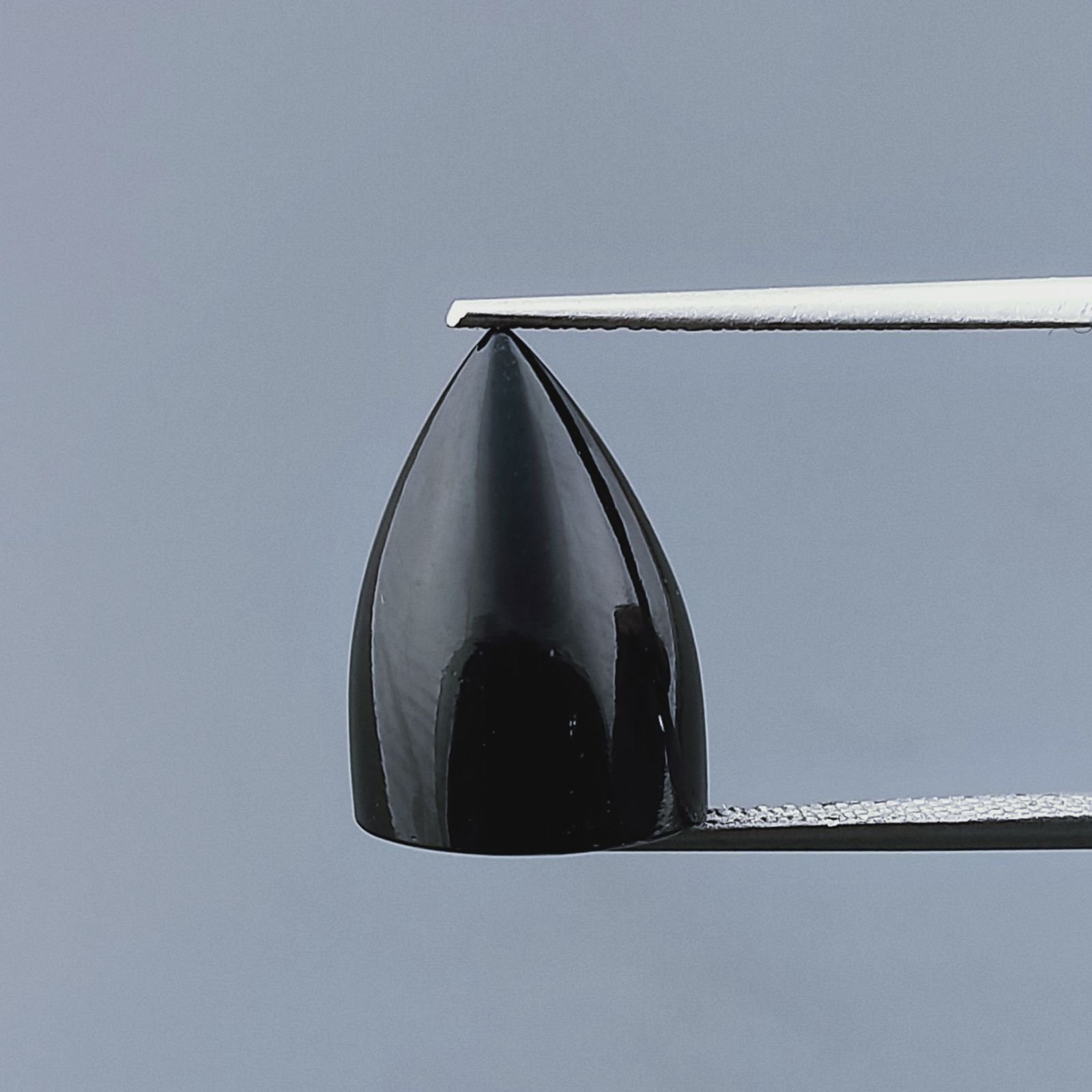 Onice Nera Forma Punta Di Proiettile Cabochon Fatto A Mano 15X11mm 11,55 Carati 1pz