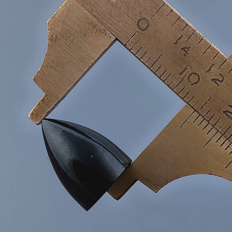 Onice Nera Forma Punta Di Proiettile Cabochon Fatto A Mano 15X11mm 11,55 Carati 1pz