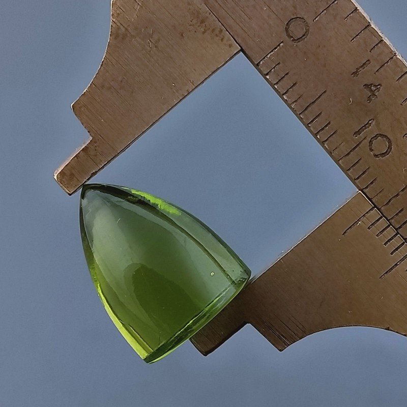 Quarzo Peridoto Idrotermale Forma Punta Di Proiettile Cabochon Fatto A Mano 15X11mm 11,95 Carati 1pz Quarzo Peridoto Idrotermale Forma Punta Di Proiettile Cabochon Fatto A Mano 15X11mm 11,95 Carati 1pz