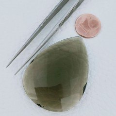 Briolette di Quarzo Fumé Idrotermale, Forma Goccia, Sfaccettata a Mano, 45x35x6 mm, 63,00+ ct Briolette di Quarzo Fumé Idrotermale, Forma Goccia, Sfaccettata a Mano, 45x35x6 mm, 63,00+ ct