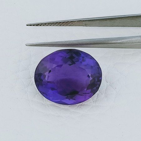 Ametista Africana Idrotermale Forma Ovale Sfaccettato A Mano Gemma Sciolta 16X14X9mm 14,60 Carati 1pz