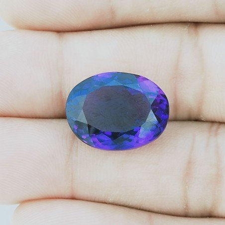 Ametista Africana Idrotermale Forma Ovale Sfaccettato A Mano Gemma Sciolta 17X13X9mm 14,70 Carati 1pz