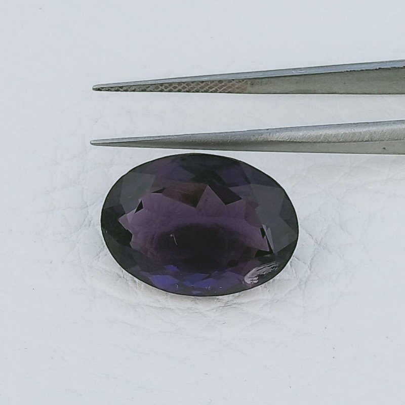 Ametista Africana Idrotermale Forma Ovale Sfaccettato A Mano Gemma Sciolta 13X18X9mm 12,65 Carati 1pz