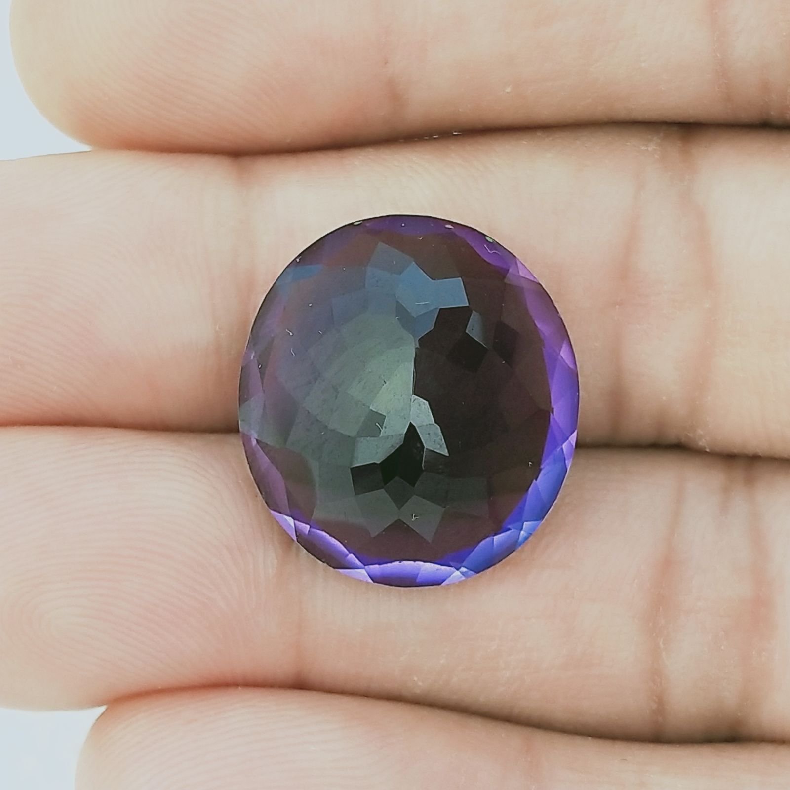 Ametista Africana Idrotermale Forma Ovale Sfaccettato A Mano Gemma Sciolta 19X18X10mm 21,40 Carati 1pz
