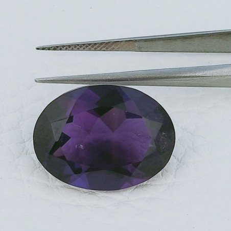 Ametista Africana Idrotermale Forma Ovale Sfaccettato A Mano Gemma Sciolta 19X14X9mm 15,95 Carati 1pz