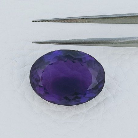 Ametista Africana Idrotermale Forma Ovale Sfaccettato A Mano Gemma Sciolta 20X14X10mm 20,50 Carati 1pz