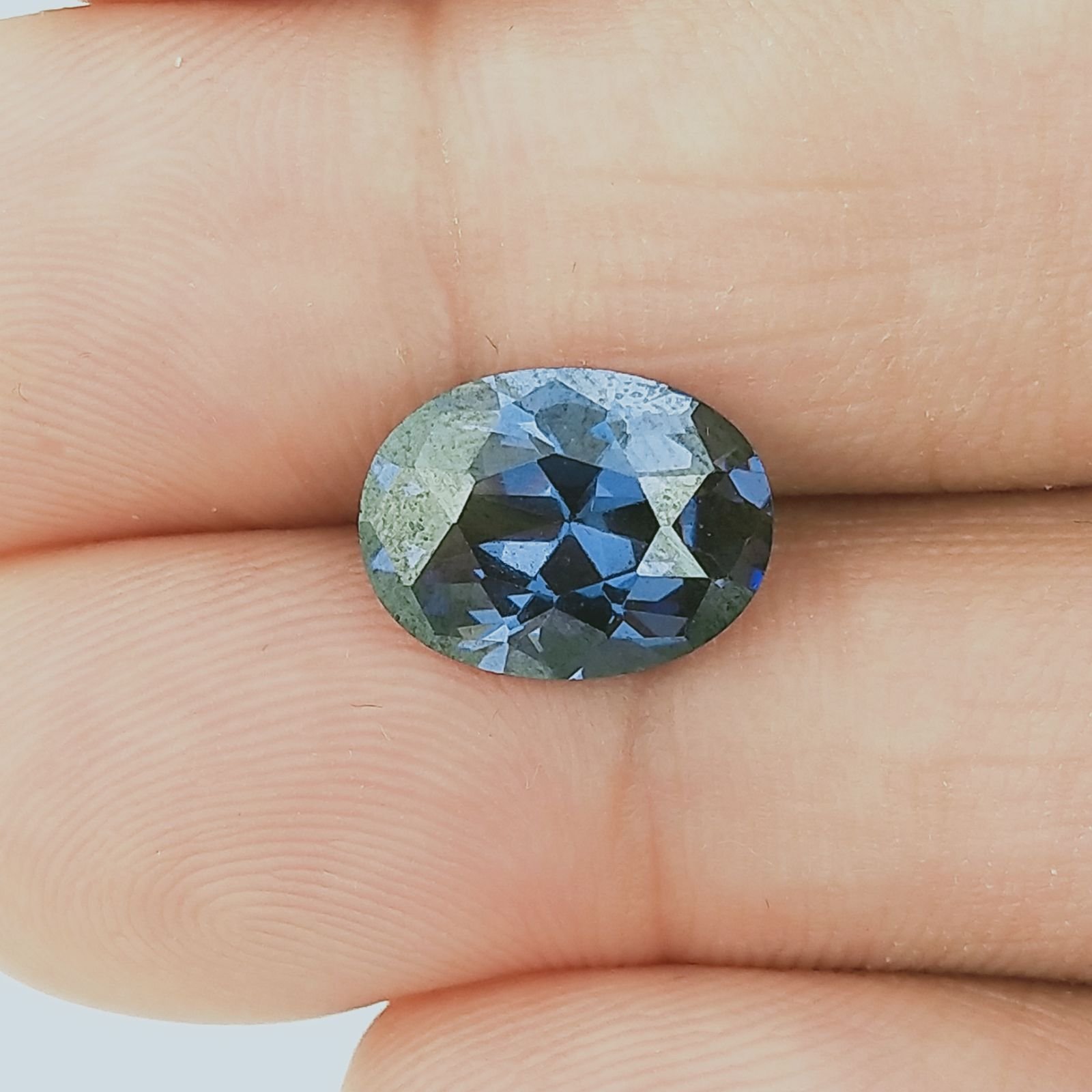Zircone Tanzanite Forma Ovale Sfaccetata A Mano Gemme Sciolte 11X8X5mm 6,50 Carati 1pz