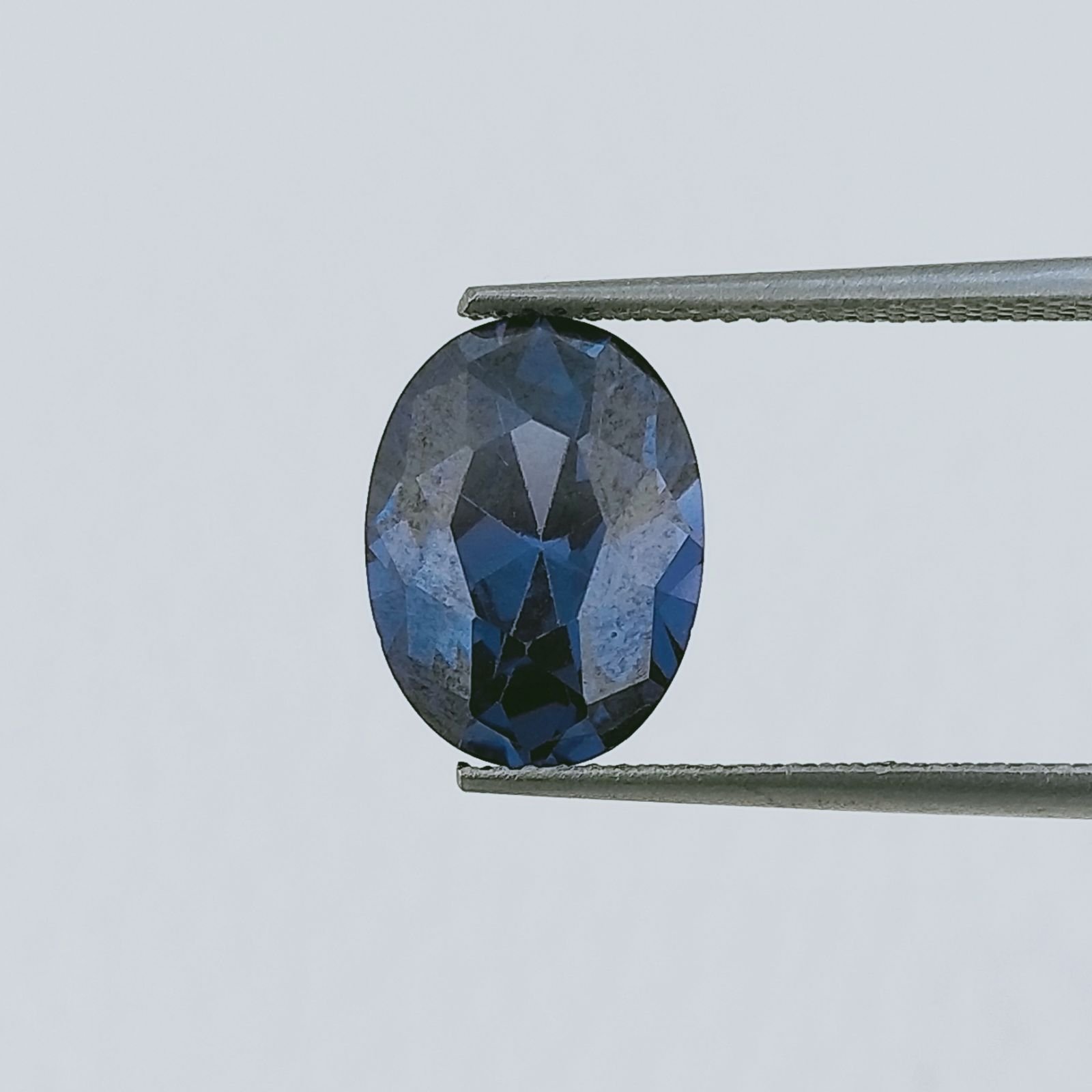 Zircone Tanzanite Forma Ovale Sfaccetata A Mano Gemme Sciolte 11X8X5mm 6,50 Carati 1pz