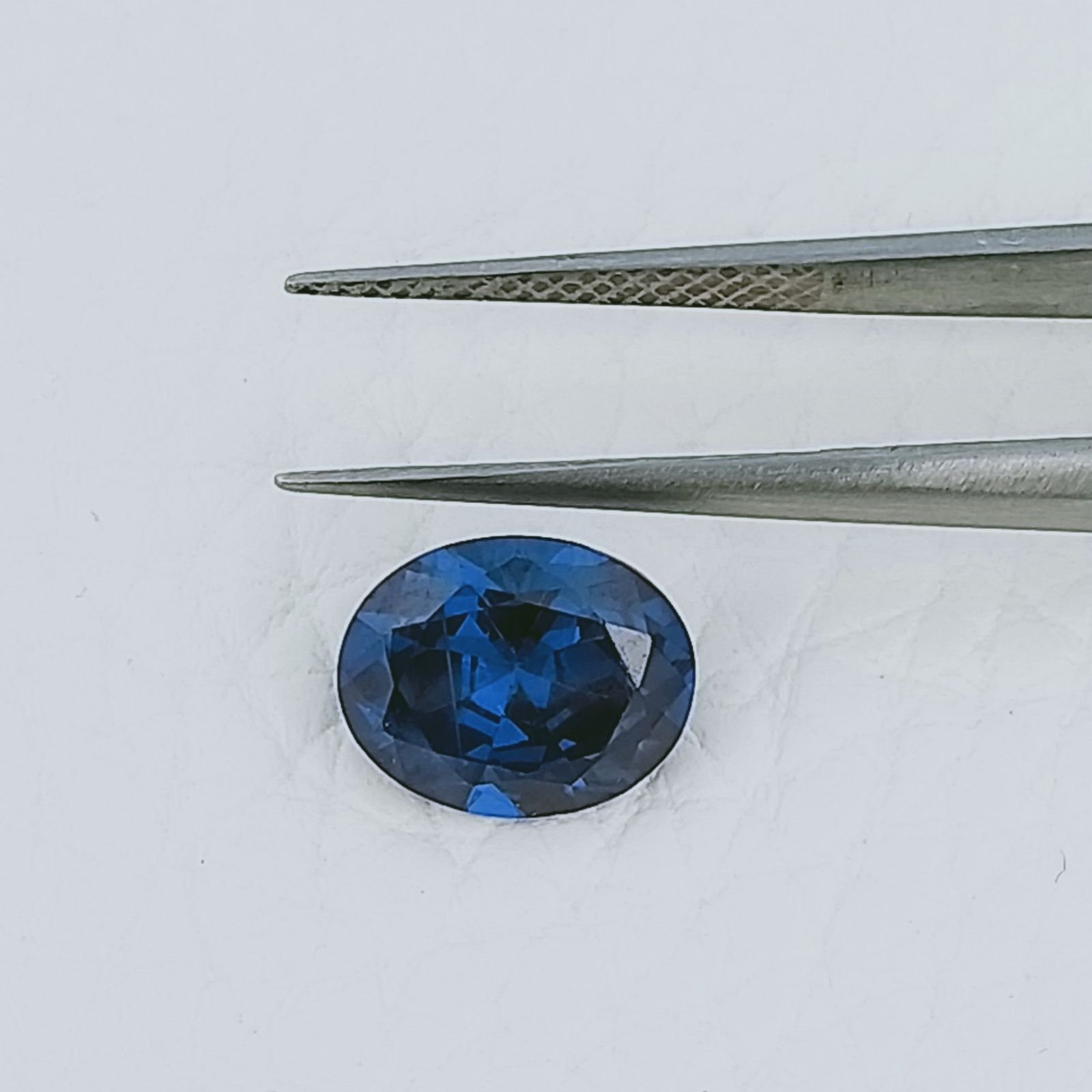 Zircone Tanzanite Forma Ovale Sfaccetata A Mano Gemme Sciolte 9X7X4mm 4,20 Carati 1pz