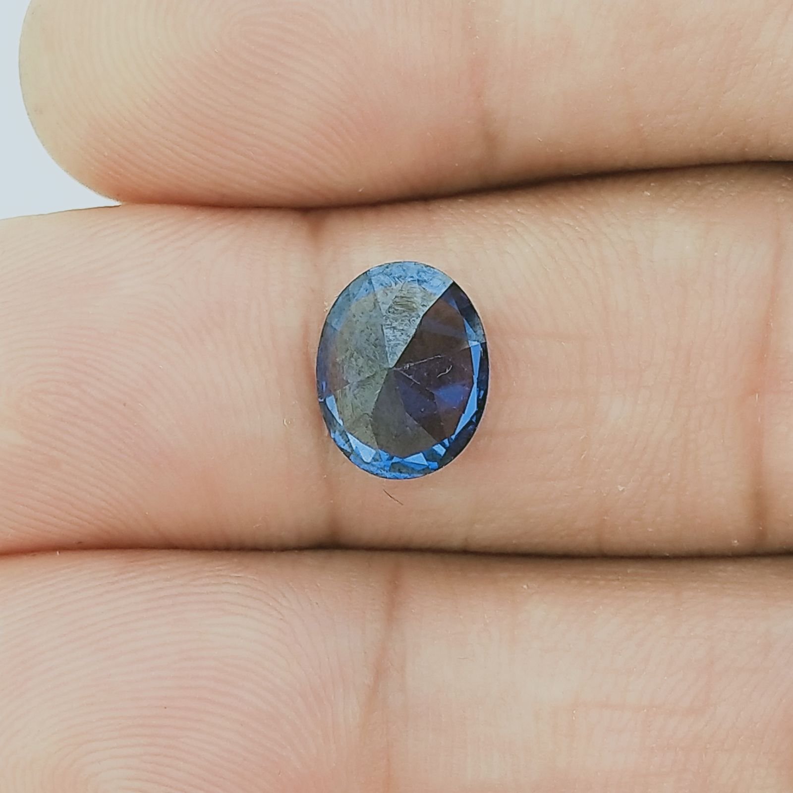 Zircone Tanzanite Forma Ovale Sfaccetata A Mano Gemme Sciolte 9X7X4mm 4,20 Carati 1pz