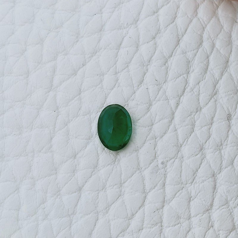 Smeraldo Idrotermale Forma Ovale Sfaccetata A Mano Gemme Sciolte 7X5X3mm 0,60 Carati 1pz