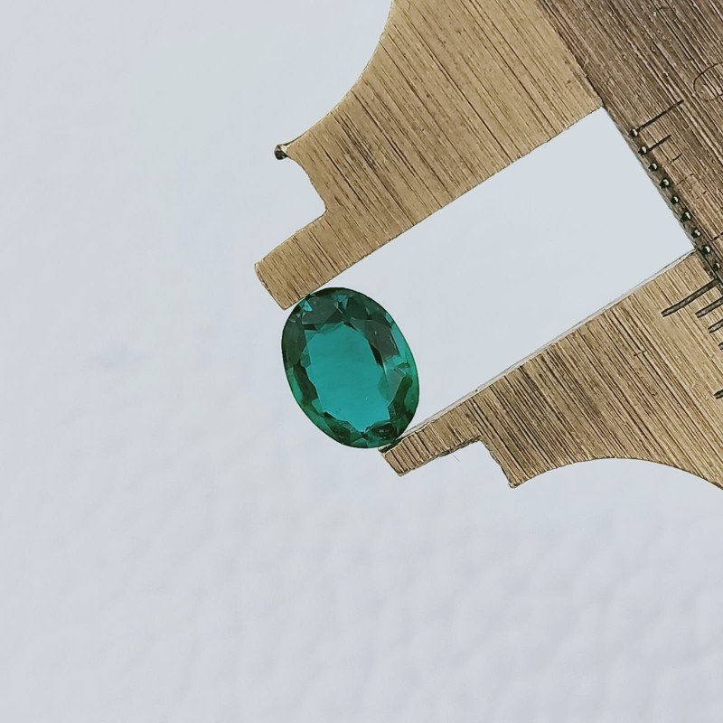 Smeraldo Idrotermale Forma Ovale Sfaccetata A Mano Gemme Sciolte 8X6X3mm 1,00 Carati 1pz