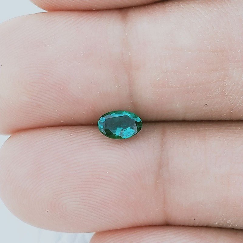 Smeraldo Idrotermale Forma Ovale Sfaccetata A Mano Gemme Sciolte 6X4X2mm 0,35 Carati 1pz